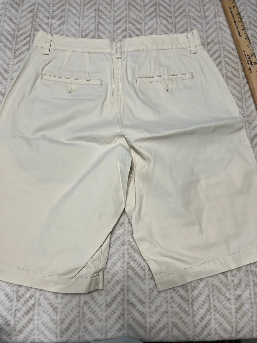 Banana Republic Cream Flat Front Men’s Shorts 30